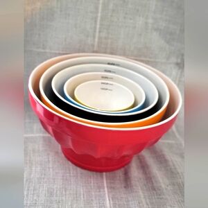 Ceramic baking measuring bowls in rainbow colors Like new!!